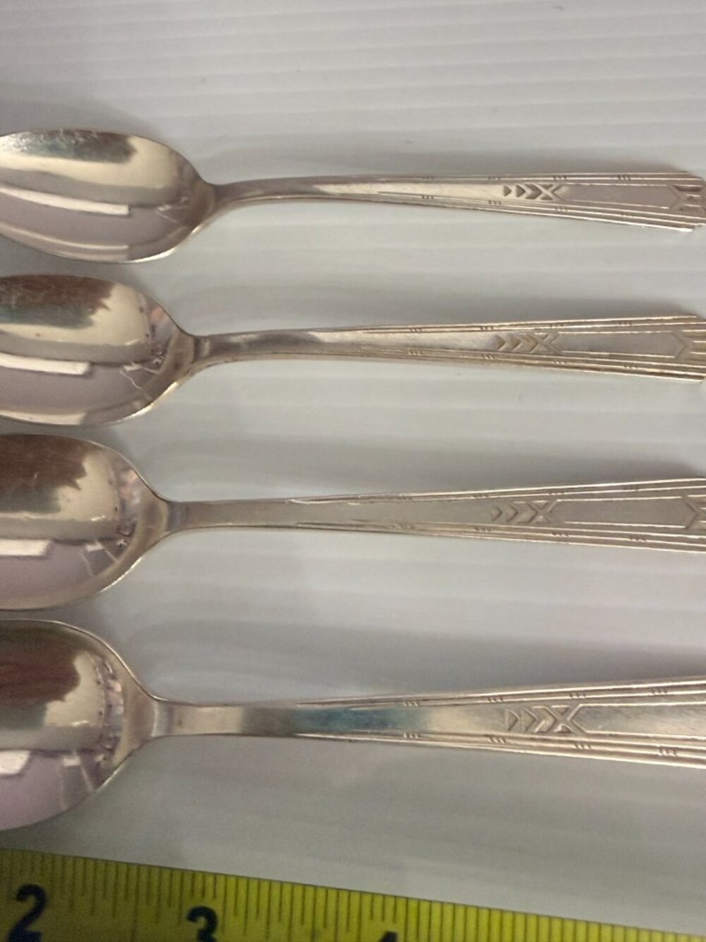 4 Friendship Medality Oneida  Tudor plate Teaspoons 1932 6 1/8" - Picture 3 of 8